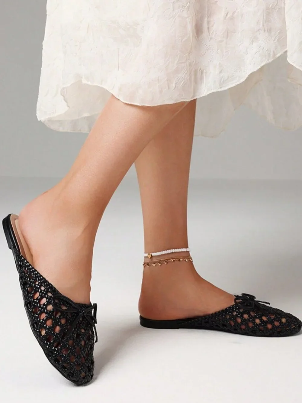 Black Vacation Women's Woven flat Sandals
